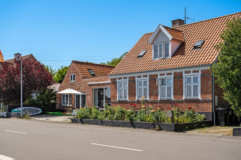 Lys stue i feriehuset i Aarsdale